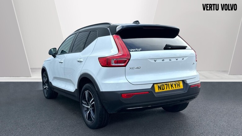 Volvo Xc40 2.0 B4P R DESIGN 5dr Auto Petrol Estate